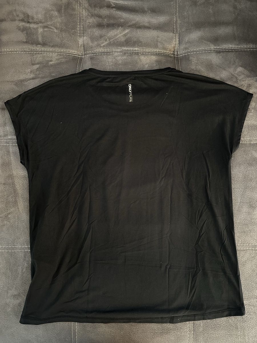 Only T-shirt: Oversize Sportshirt Grösse M von ONLY PLAY – Usato da Siebnen venduto da luana_cataleya 3