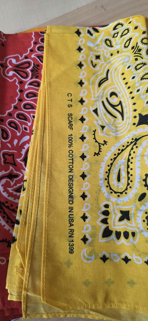 Foulard & Sciarpe: Scarf – Nuovo (secondo la descrizione) da Chur venduto da ACE18 1