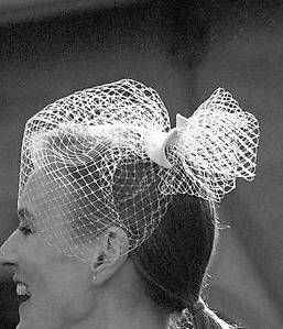 Accessori per capelli: Braut Fascinator mit Birdcage Schleier - handmade – Usato da Zürich venduto da JeanBng 1