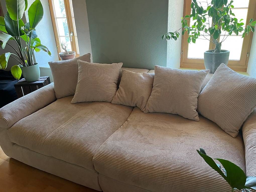 Sofas: Weisses Sofa zu verkaufen – Gebraucht aus Spiez von pas_529d 2