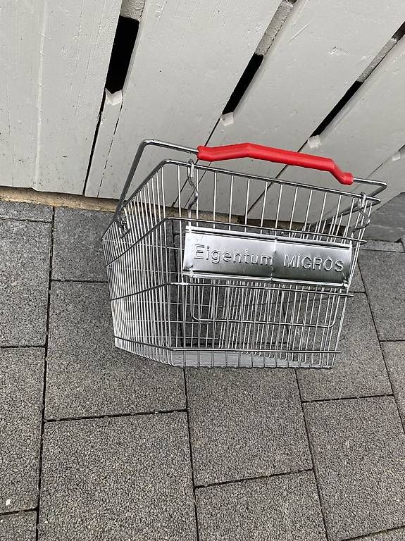 Sonstiges für Haushalt & Wohnen: Einkaufkorb von Migros – Gebraucht aus Strengelbach von Luftschutzsoldat