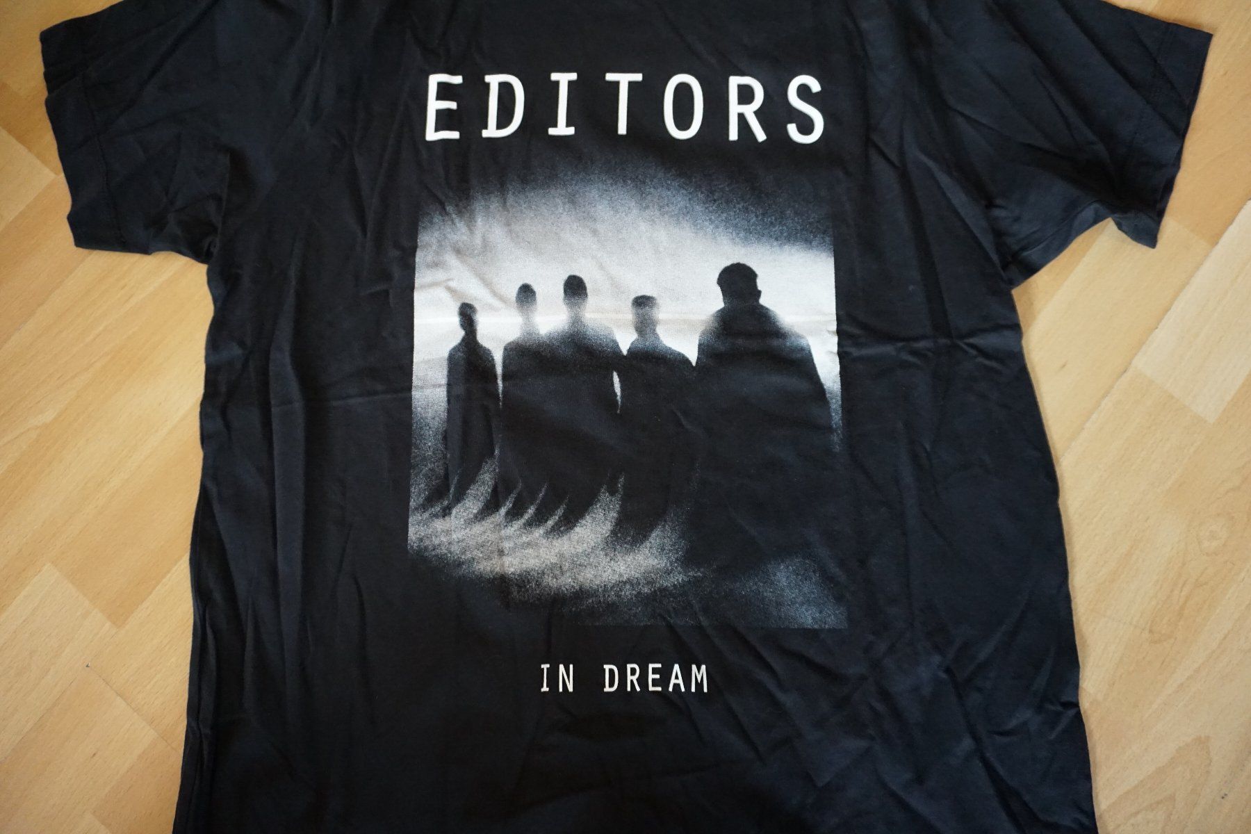 T-shirt: T-Shirt Editors Herren Gr.XL – Nuovo (secondo la descrizione) da Zürich venduto da einalemjena 1