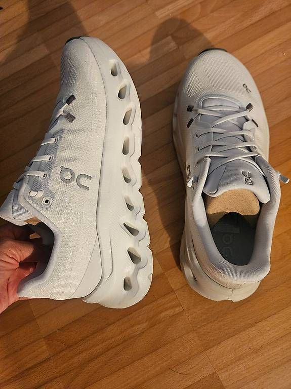 On Chaussures femmes: On Shoes – D'occasion à Frauenfeld par Jewells-Child 4