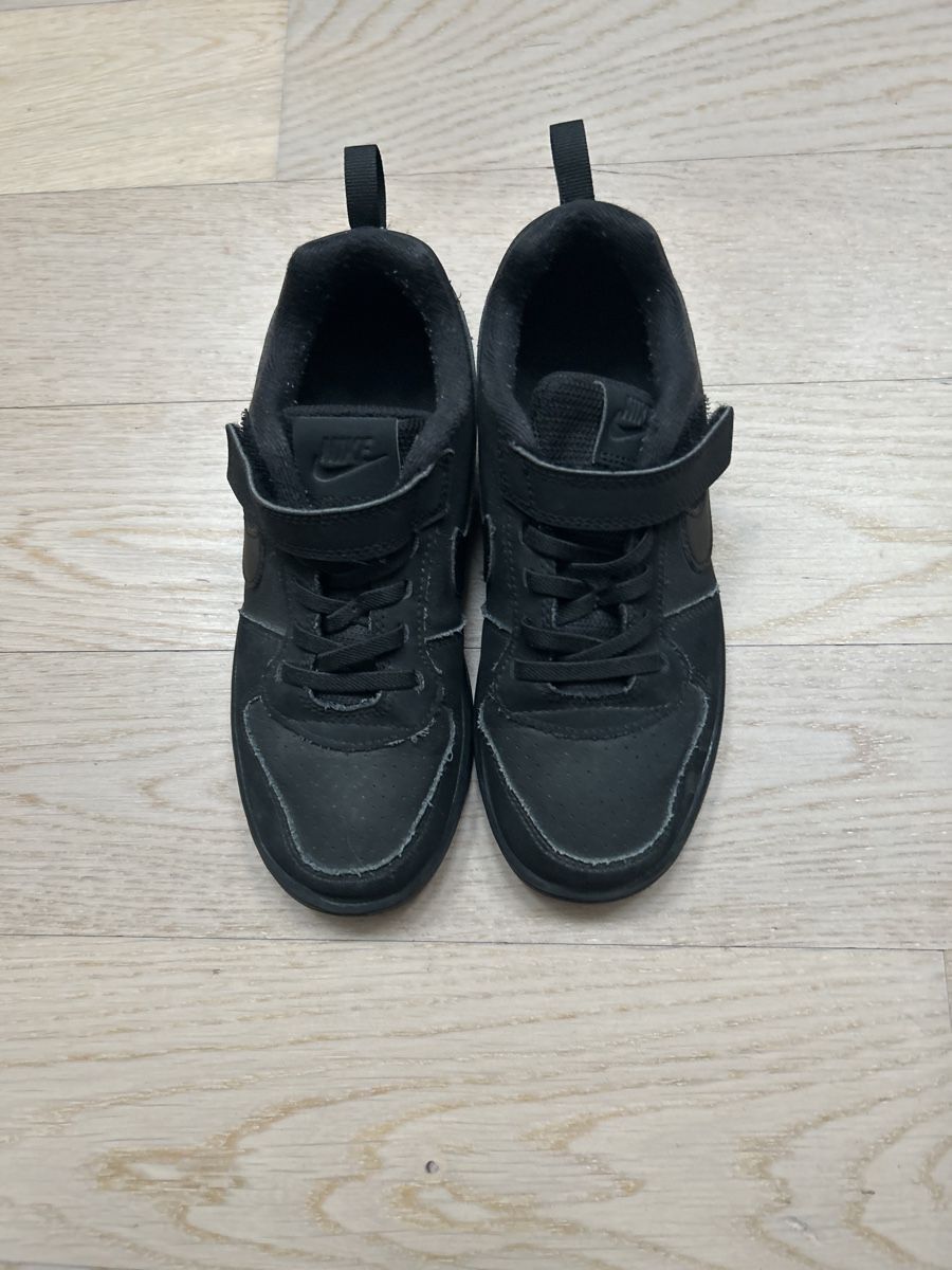 Nike Scarpe per ragazzi: NikeGrösse 32, schwarz. – Usato da Muri AG venduto da Mkikus