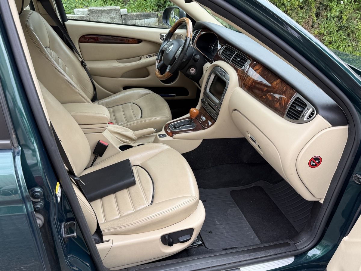 Jaguar Automobili: Jaguar X Type 3.0 2010 – Usato da St.Gallen venduto da nouah 6