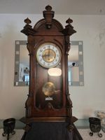 Pendel-Wanduhr