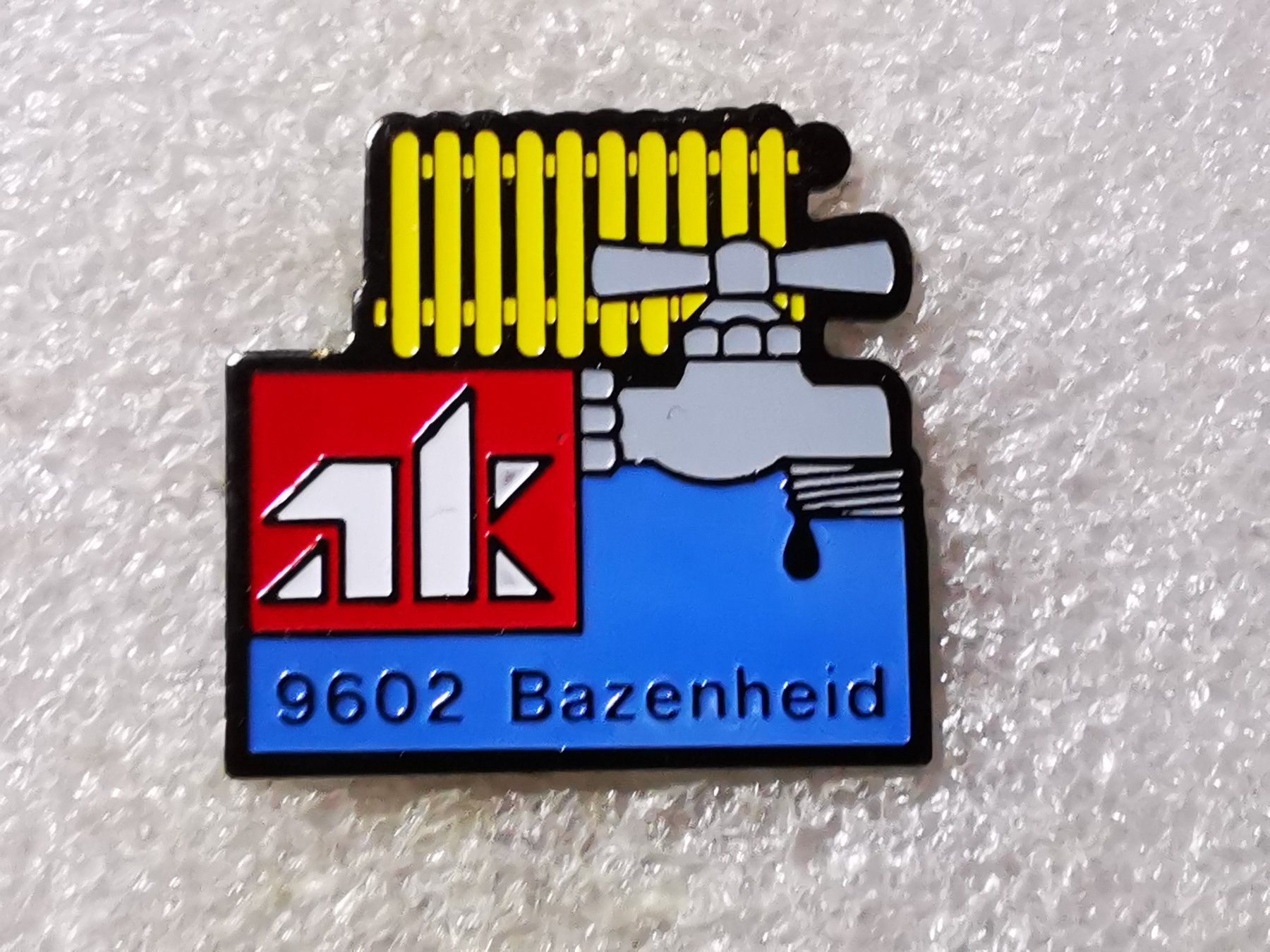 Placchette & Badge: Ansteckpin 82: Sanitär – Usato da Oppligen venduto da Pin-Fall-Shop