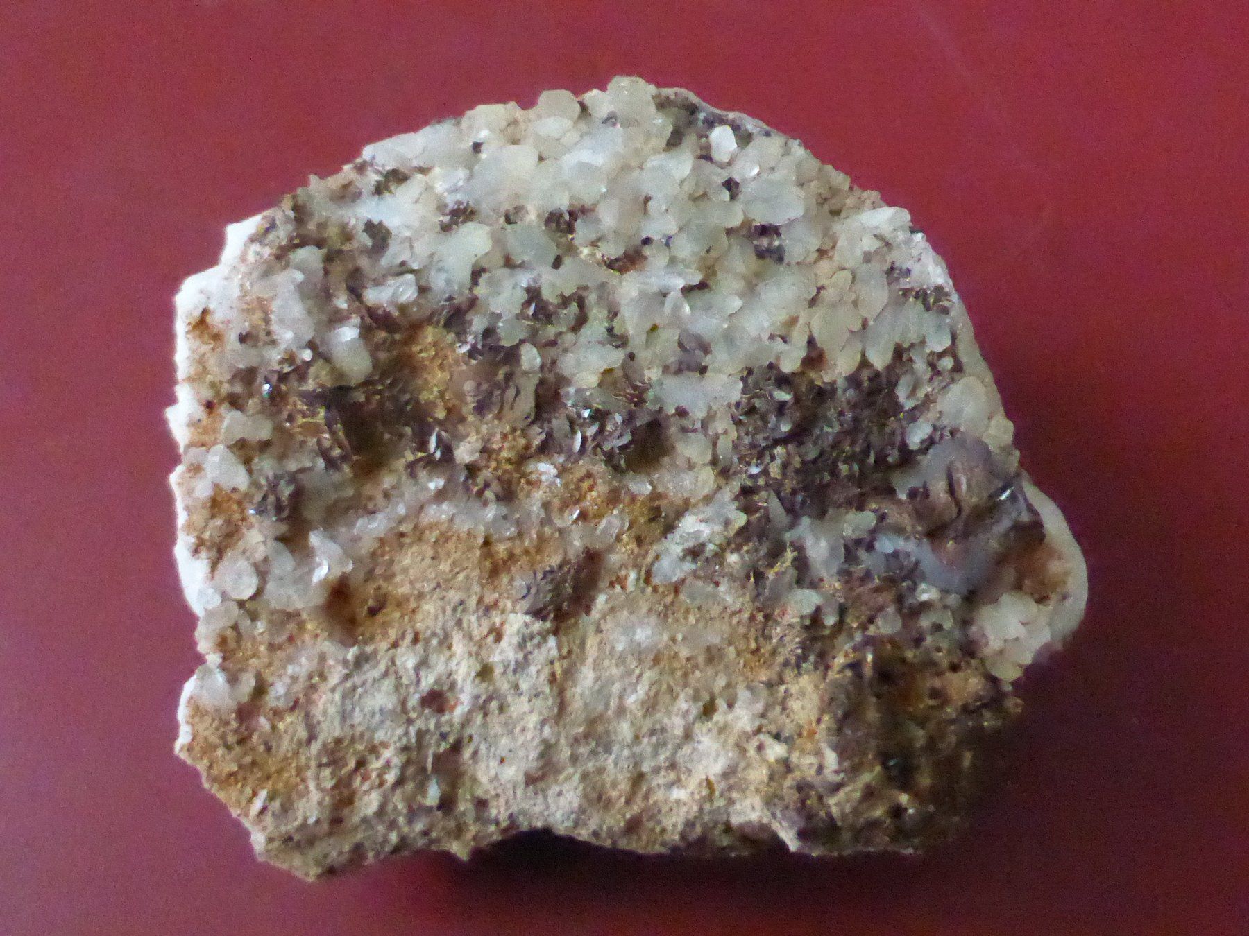 Minerali & Pietre curative: Bergkristall-Stufe mit Siderit und Anatas – Usato da Triengen venduto da Nussbaum14 2