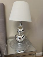 Eine Nachtischlampe