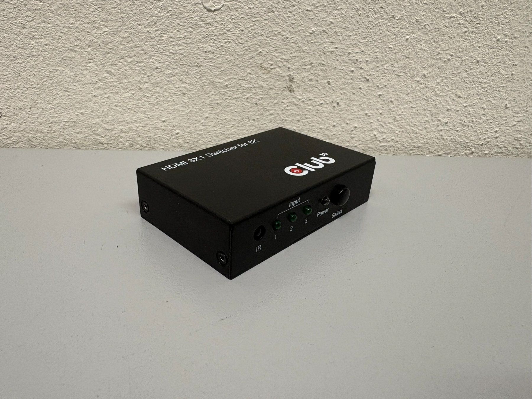 Hub & Switch: Club 3D 8K HDMI 3x1 Switch – Nuovo (secondo la descrizione) da Hochdorf venduto da av-electronics