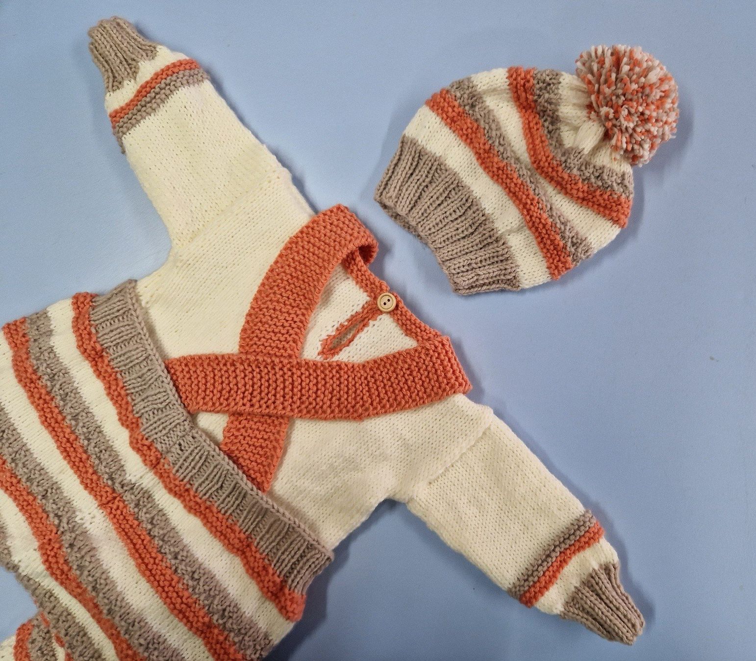Lotti di vestiti: Ensemble tricoté MAIN 3-6 mois UNIQUE – Nuovo e nell'imballaggio originale da St-Imier venduto da goodber 5