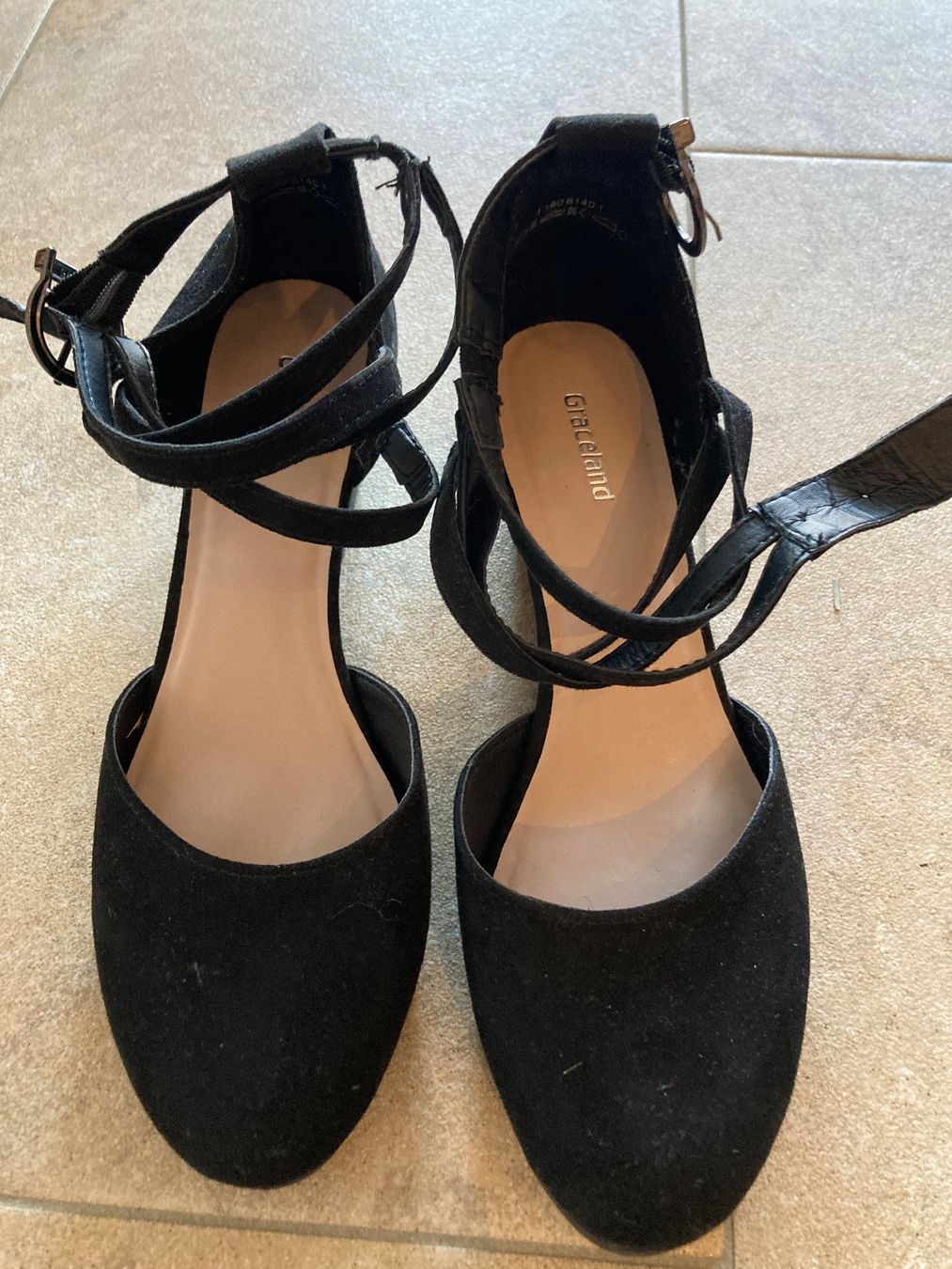 Graceland Scarpe da donna: Schwarze Sommerschuhe mit Keilabsatz, Grösse 38 – Usato da Gelterkinden venduto da froggy80