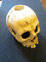 Kerzenständer Guss Skull