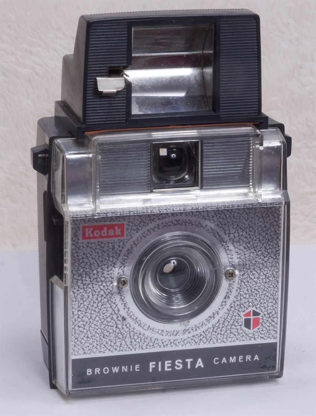 Kodak Fotocamera: Kodak BROWNIE FIESTA CAMERA Blitzer – Usato da Zürich venduto da phueni