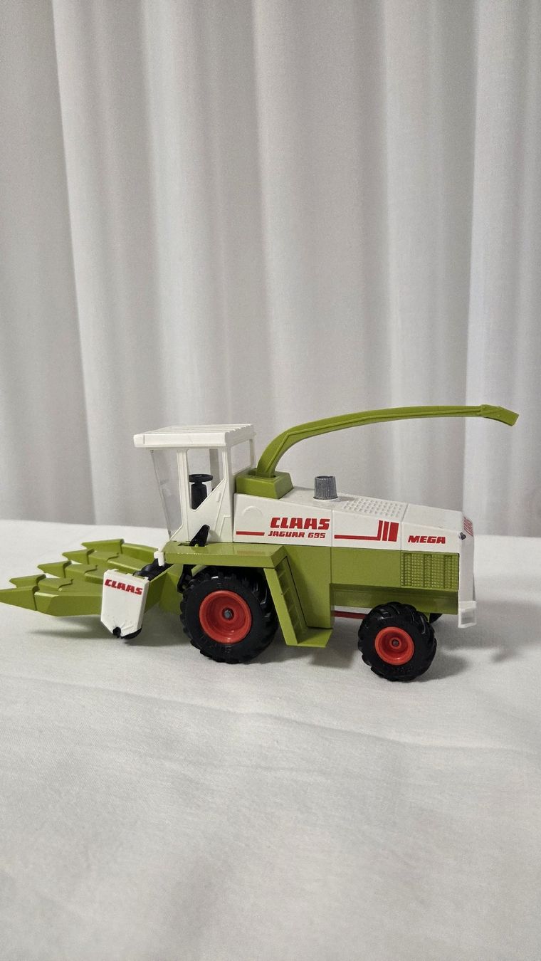 Siku Kit di modellismo & Modellini statici: CLAAS JAGUAR 695 MEGA – Nuovo (secondo la descrizione) da Ecublens VD venduto da Moun 1