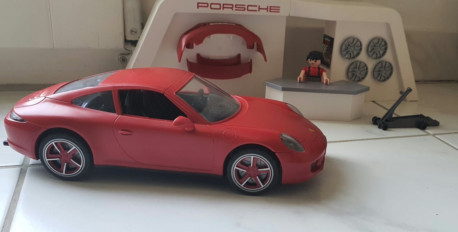 Playmobil Giocattoli: Playmobil Porsche 911 – Usato da Wermatswil venduto da Appolon7