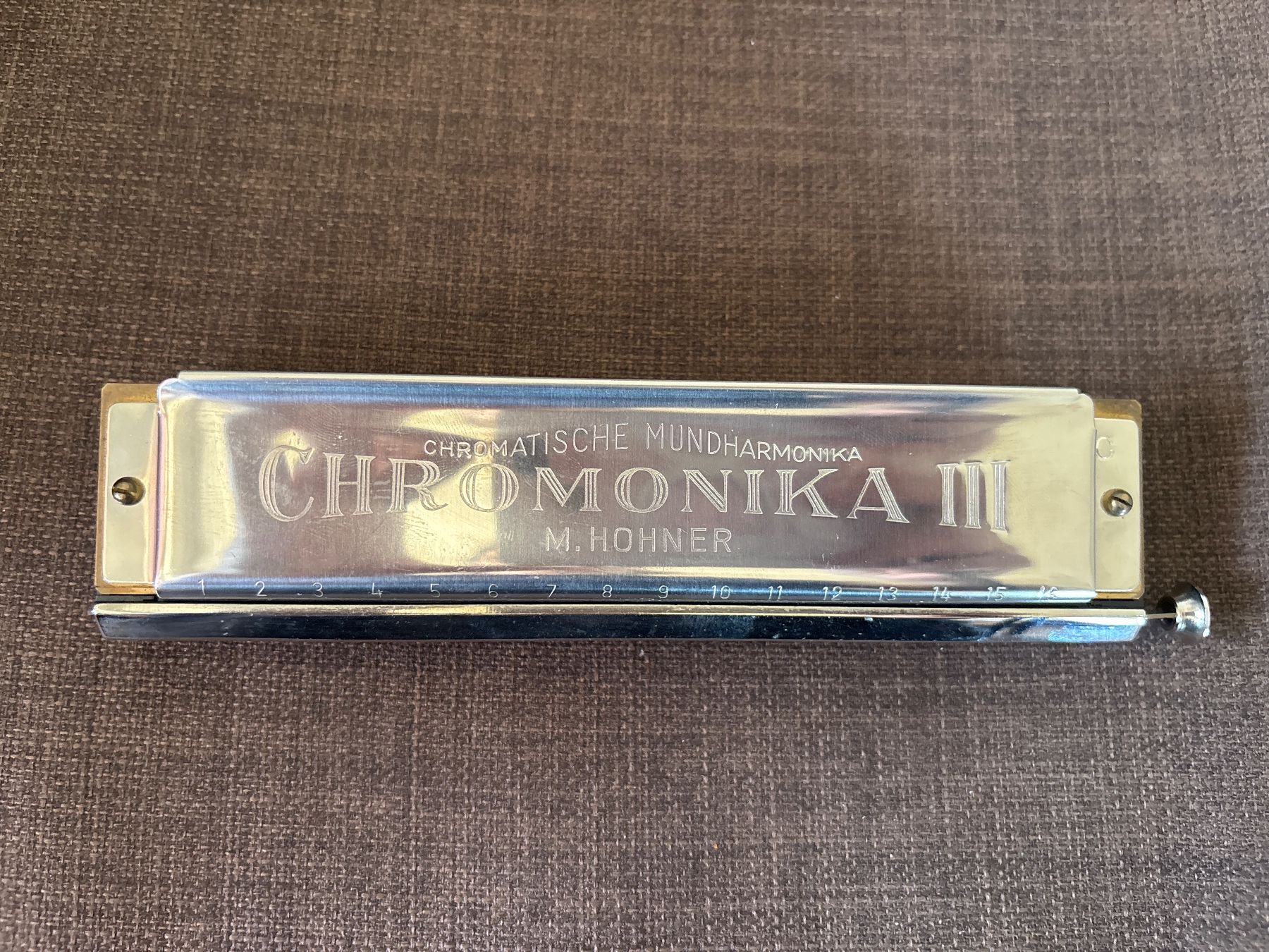 Hohner Strumenti musicali: M. Hohner Chromonica III Mundharmonika – Usato da Genève venduto da Livsonman