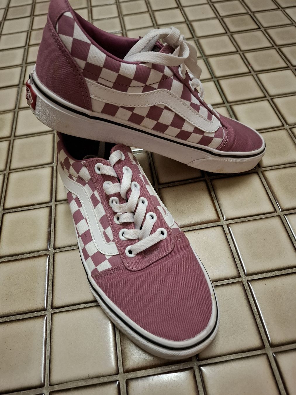 Vans Damenschuhe: Vans Checkerboard Rosa 38 – Gebraucht aus Zollikon von korzesy 1