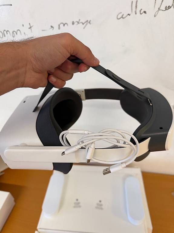 Casco VR: Pico Neo 2 Standalone VR-Headset mit 2 Controllern – Usato da Zürich venduto da mat_jpl5 3