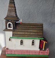 Antike Modell-Kirche (Holz) – Unikat mit Glocke & Altar