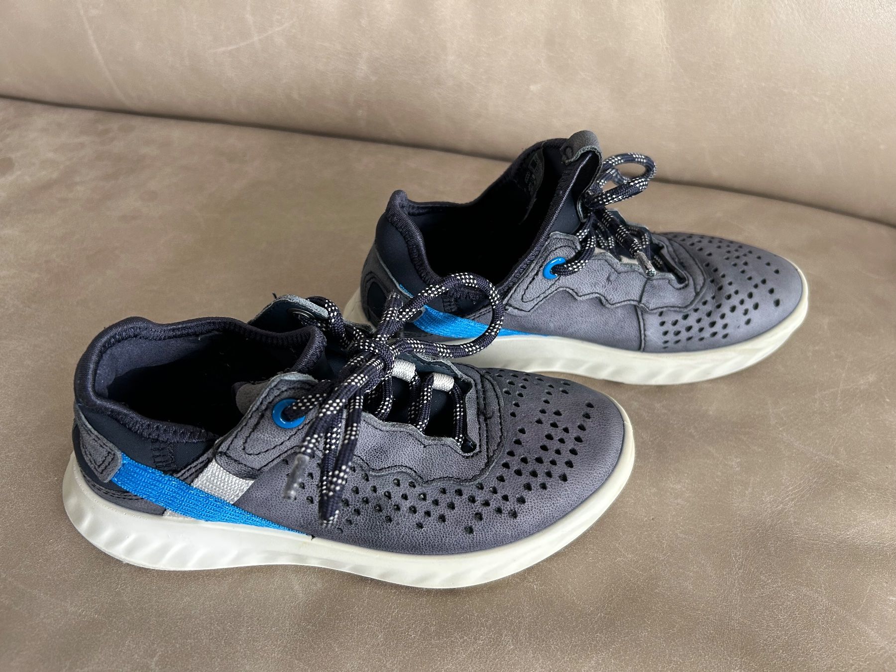 Ecco Scarpe per ragazzi: Ecco Turnschuhe Gr. 28, top Zustand – Usato da Wädenswil venduto da LS777 1