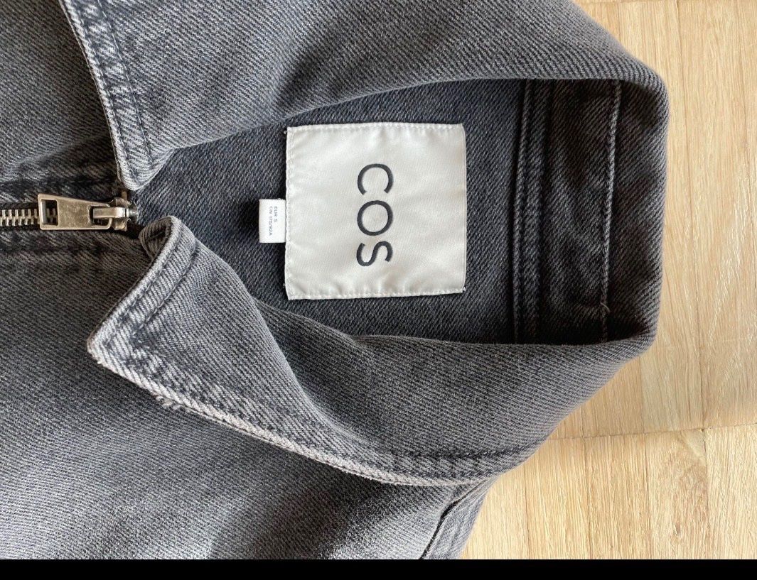 Cos Vestes: COS Jeansjacke/overshirt denim grau – D'occasion à Neuchâtel par Blek7 4