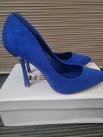 Neue, blaue Wildleder Pumps Grösse 39!