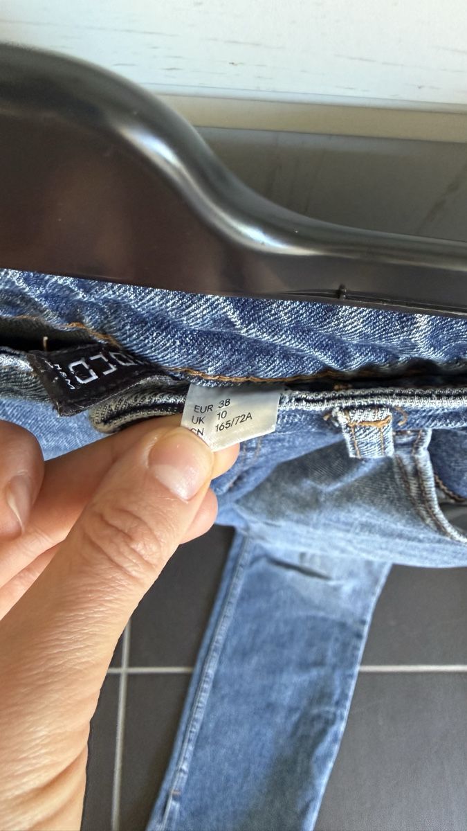 H&M Jeans: Jeans H&M, Größe 38. 2 mal getragen – Gebraucht aus Sevelen von ann_f687 2
