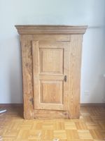 Antiker Schrank (Tane)