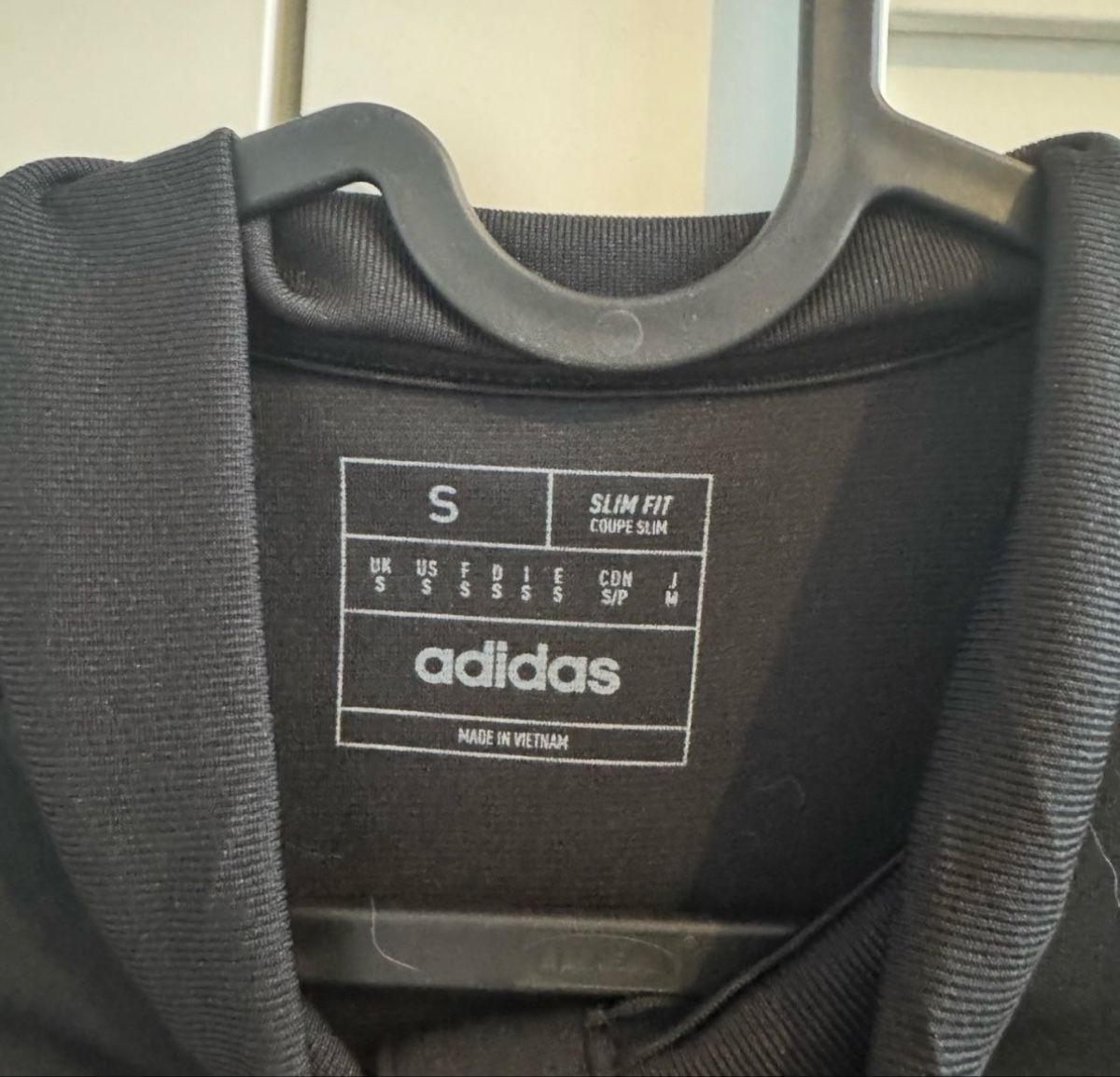 Adidas Canottiere & Pantaloni: Arsenal 23/24 Training Shirt – Nuovo (secondo la descrizione) da Sursee venduto da giu_205 1