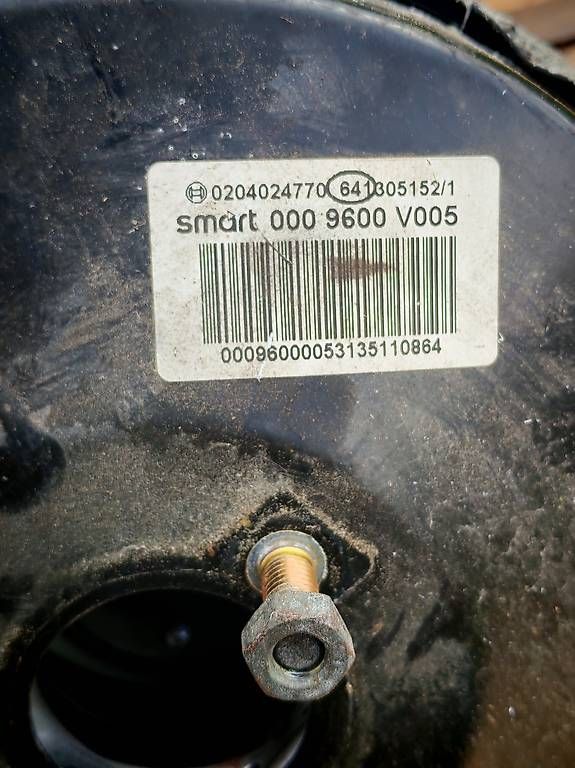 Smart Tutti pezzi di ricambio auto: Smart roadster servofreno + vaschetta – Usato da Cadenazzo venduto da Mulinacu 2