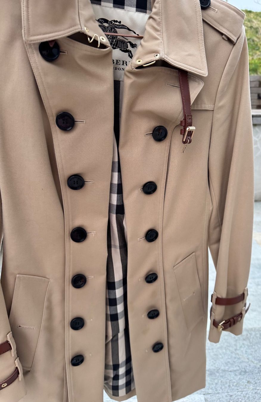 Burberry Mäntel: Original Trenchcoat von Burberry – Neu (gemäss Beschreibung) aus Kappel am Albis von Menazee 5