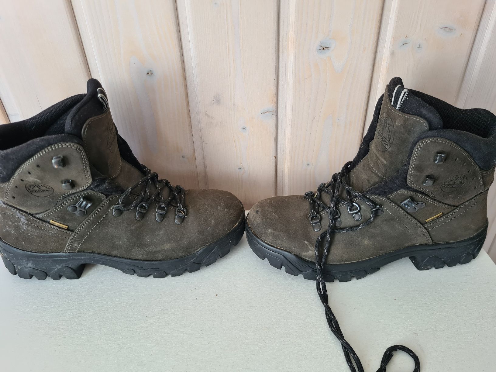 Herrenschuhe: Wanderschuhe – Gebraucht aus Waldkirch von Hypertenuse 2