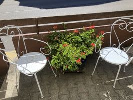 2 Stück Metall Stühle