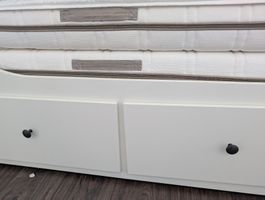 IKEA Hemnes Tagesbett weiss mit drei Schubladen 80x200