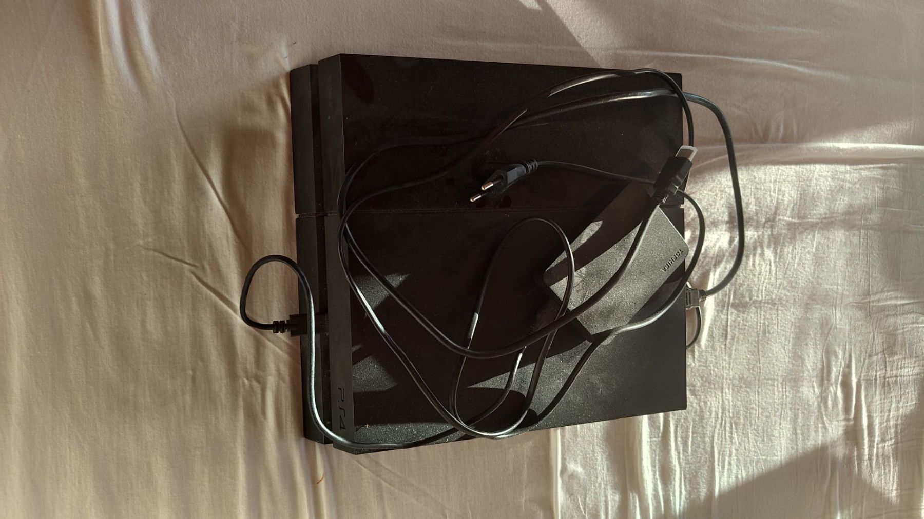 Sony Console: PS4 Slim + 2 Controller + 18 Games + 4TB Festplatte – Usato da Allenwinden venduto da ncdb 2