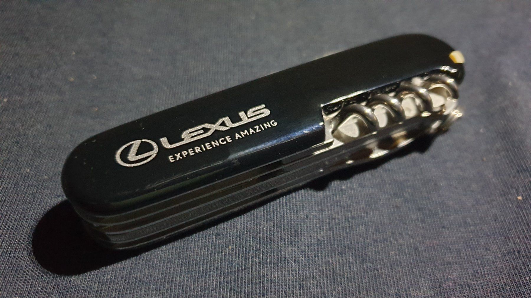 Victorinox Coltelli tascabile: Schwarze Lexus Explorer Victorinox Sackmesser – Usato da Val D Illiez venduto da SnowRoof 1