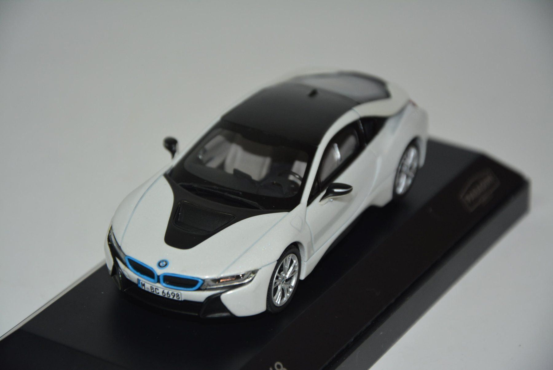 BMW Modellautos: BMW i8 , Crystal white , Paragon , 1:43 – Neu und originalverpackt aus Goldach von Feivel9 2