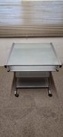 PC/Laptop-Tischchen mit Glasplatte, rollbar, Top Zustand!