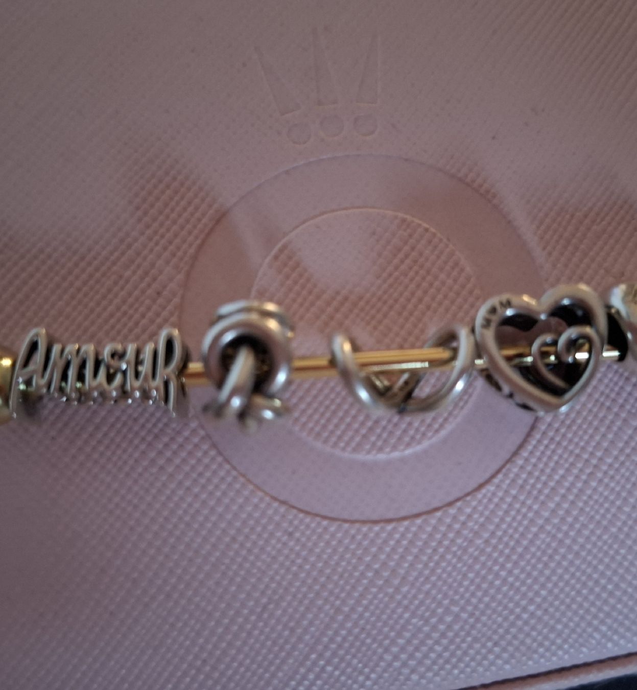 Pandora Pendentifs: lot de 4 charma Pandora – D'occasion à Lausanne par Ptite_Dame