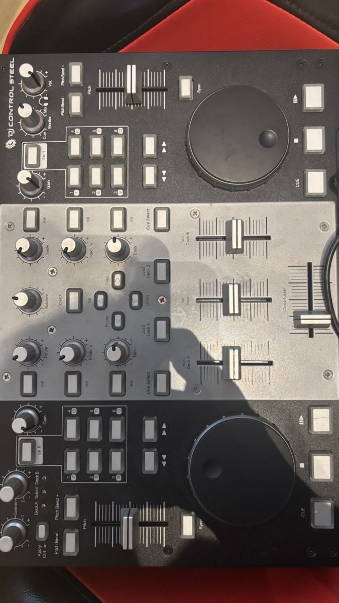Hercules Console di mixaggio: Hercules DJControl Steel DJ-Controller mit Tasche – Usato da Muri AG venduto da Moto-Freiamt 1