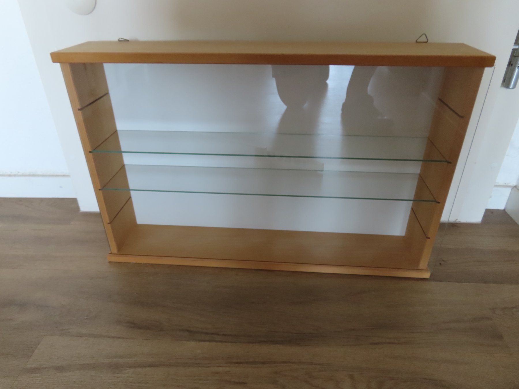 Vitrinen: Kleine Vitrine mit 4 Tablar Einschübe Gebraucht, mit 2 Tabl. – Gebraucht aus Egerkingen von 190-48Turbostar