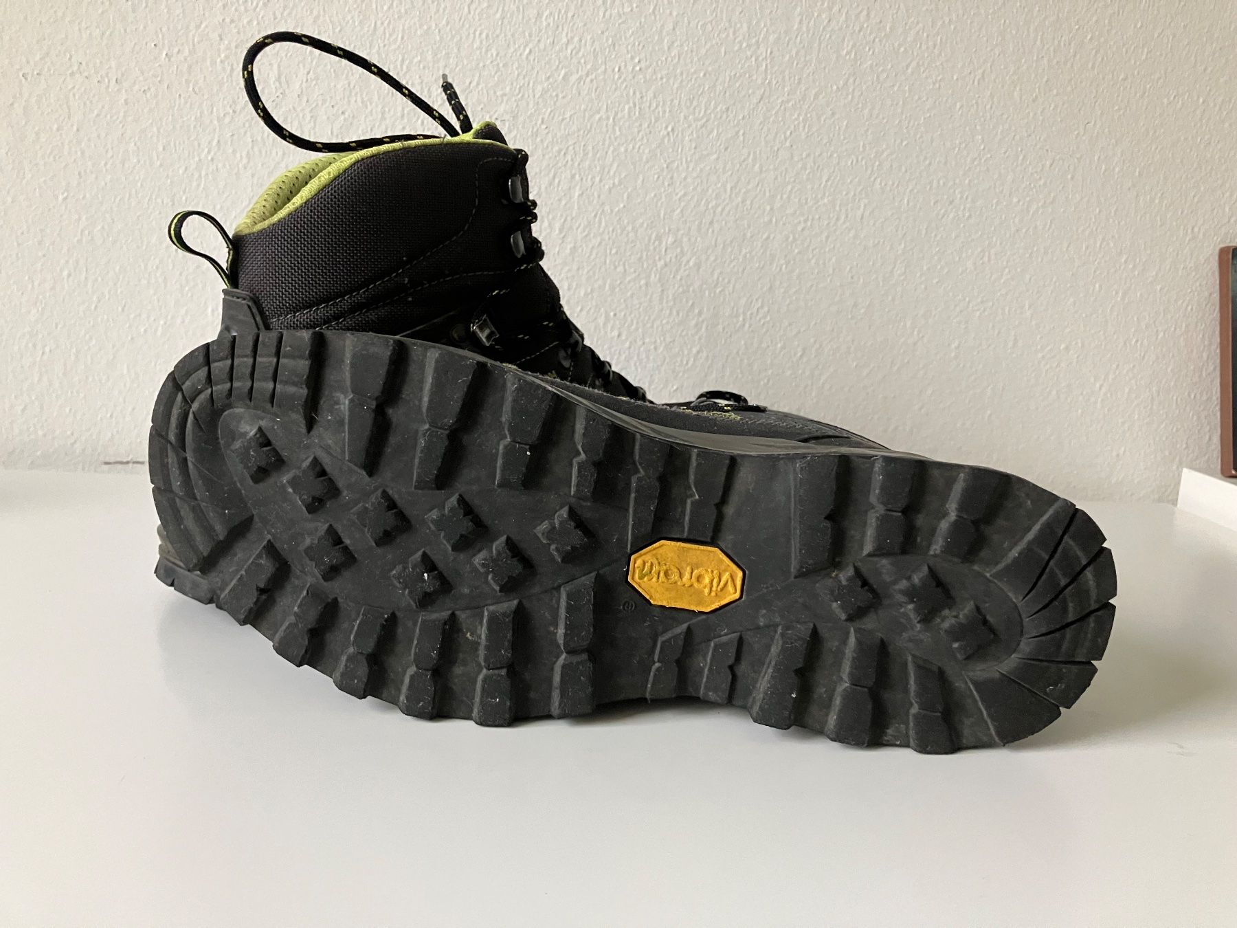 46 Nord Scarpe da uomo: Wandreschuhe 46 NORD - Grosse 44 – Usato da Riehen venduto da Philips26 2