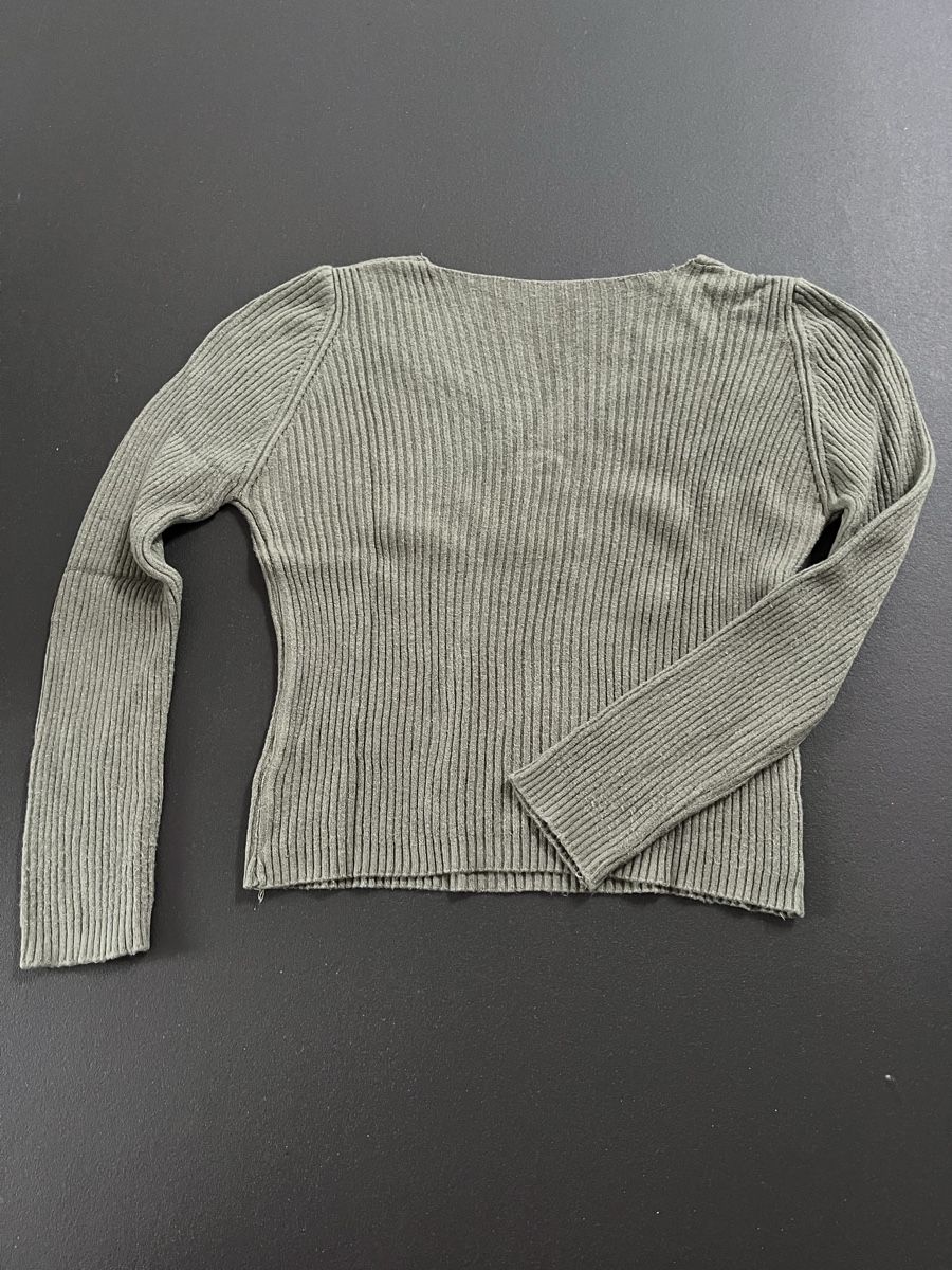 Only Maglioni & Felpe: Strickpullover militärgrün, Gr. XS – Usato da Fraubrunnen venduto da Vpeck 1