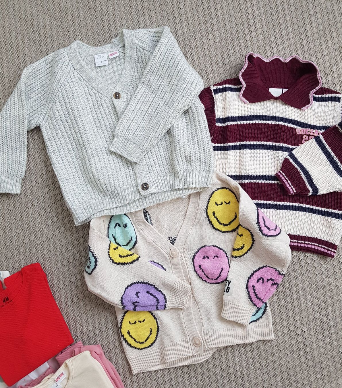 H&M Lotti & Set di vestiti: Kleiderpaket Mädchen 110 – Usato da Münchenstein venduto da mt25 1