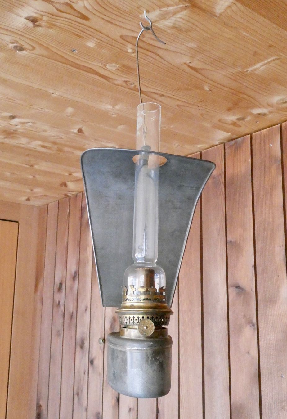 Lampade: antike Petrollampe aus Blech zum aufhängen oder hinstellen – Usato da Lüchingen venduto da Eeizo 1