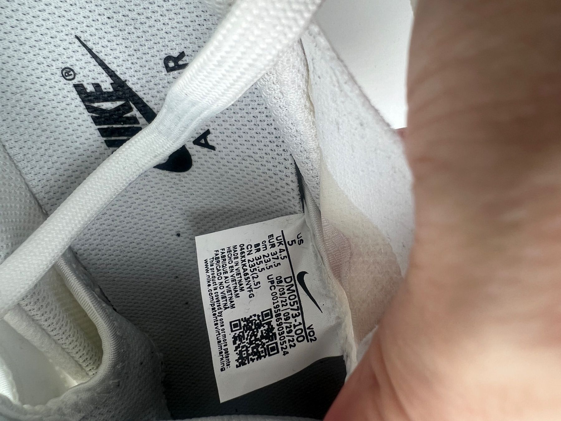 Nike Damenschuhe: Nike Air Sneakers – Neu (gemäss Beschreibung) aus Niederbipp von thu_b56g 3