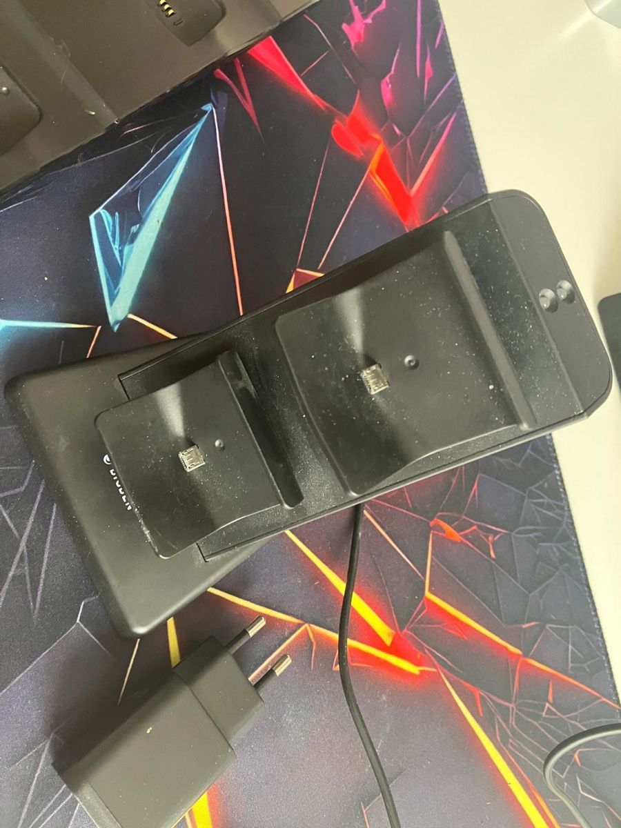 Docking station: Ricarica per PS 4 – Usato da Volketswil venduto da mon_ssk6