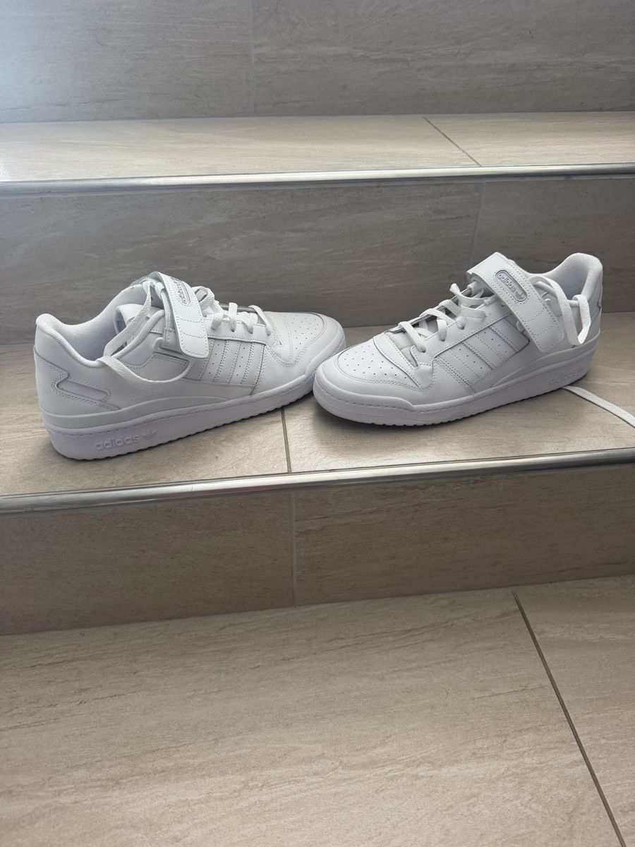 Scarpe da uomo: Adidas Rivalry weiss Gr. 11 – Usato da Eschikofen venduto da Kesper89