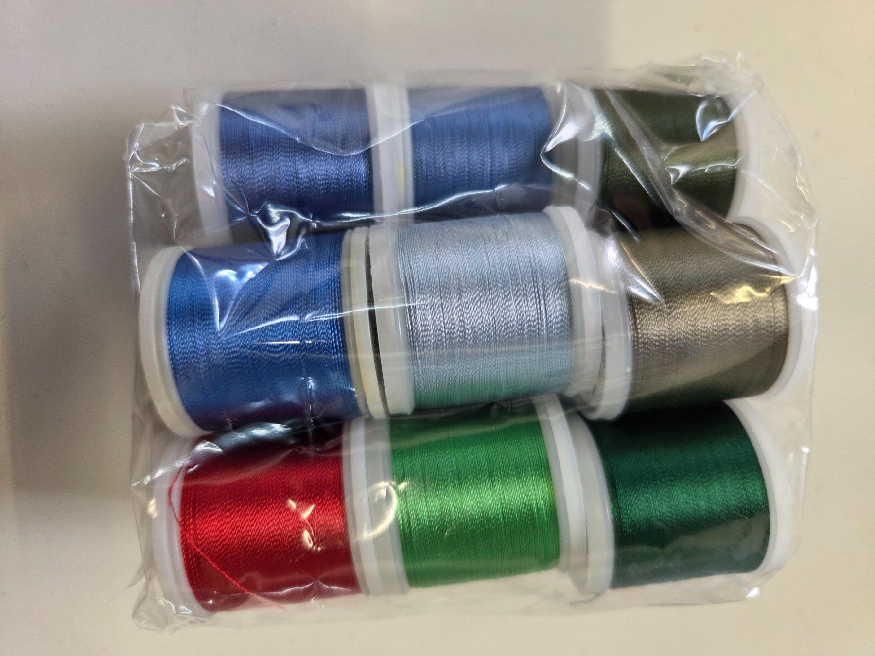 Cordelettes & Fils: Stickgarn Rayon No.40  oder Nähfaden – Neuf (Voir description) à Affoltern am Albis par Hanigufo